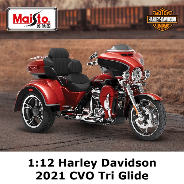 Maisto 1:12 Diecast Harley Davidson 2021 CVO Tri Glide 3-Wheel Motorcycle Model 