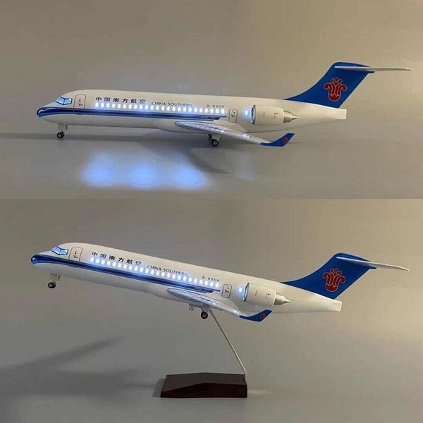 1:70 China Southern ARJ-21 / C909 Plane Model LED Light Wheel Comac Plane Model