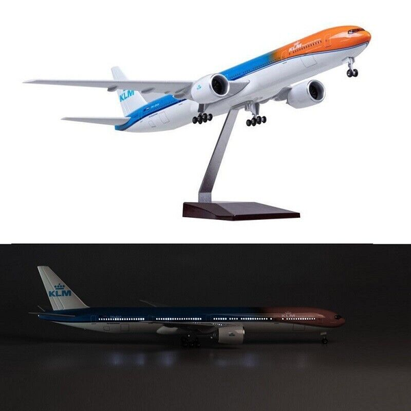 1:160 KLM Royal Dutch Airline B777 Plane Model / LED Light Wheel Aircraft Model
