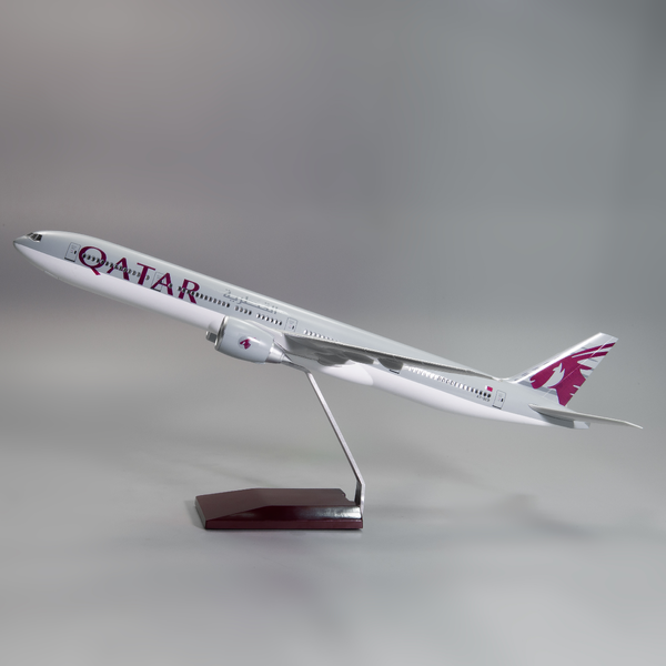 1:160 Qatar Airways B777 -300 Plane Model Boeing Aircraft Plane Model 48cm