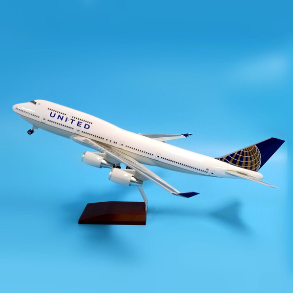 1:160 United Airlines B747 Plane Model / LED Light &amp; Wheel Aircraft Model 47cm